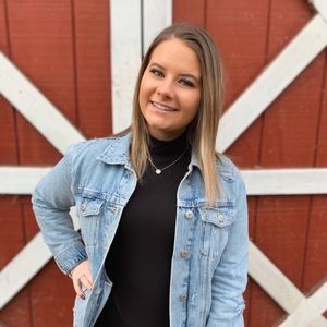 Meet your Posher, Kayla